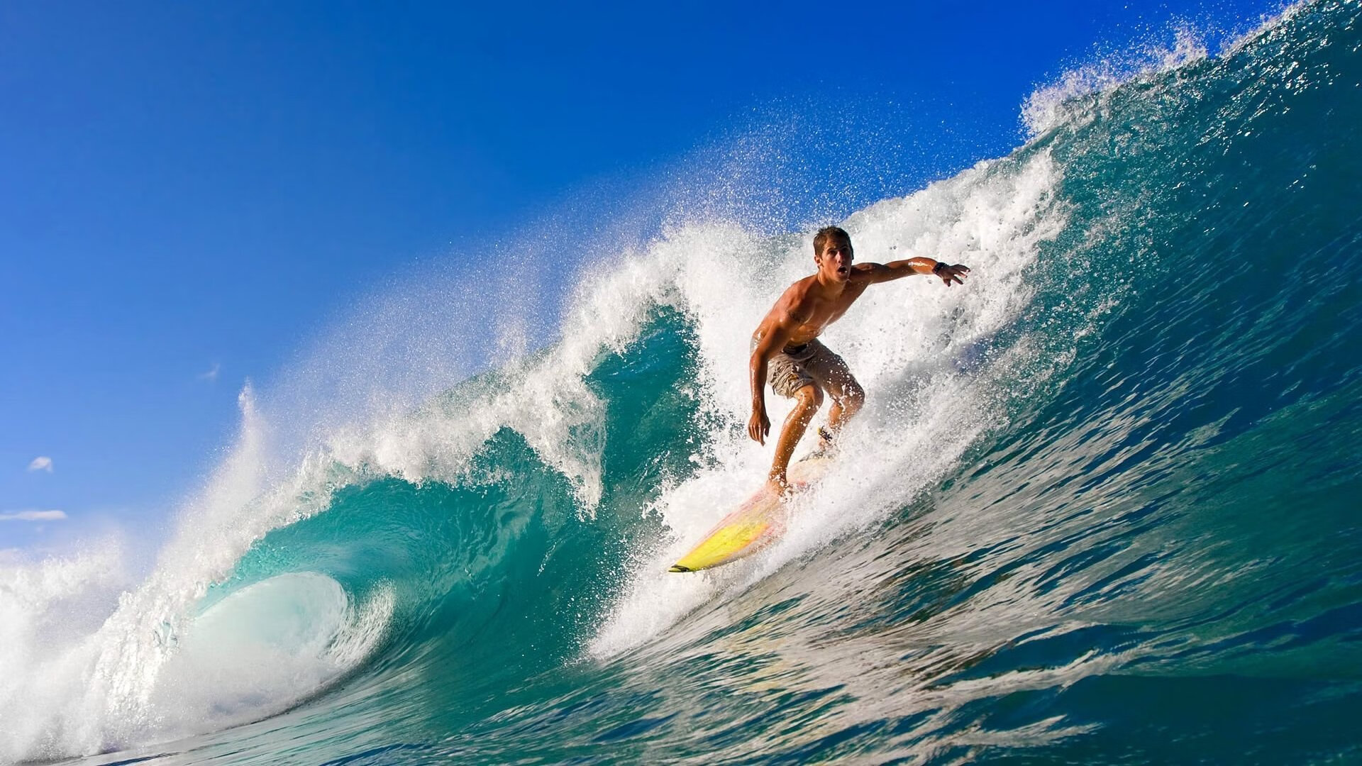 “英超冠军争夺战持续升温，战局扑朔迷离”，英超 冠军