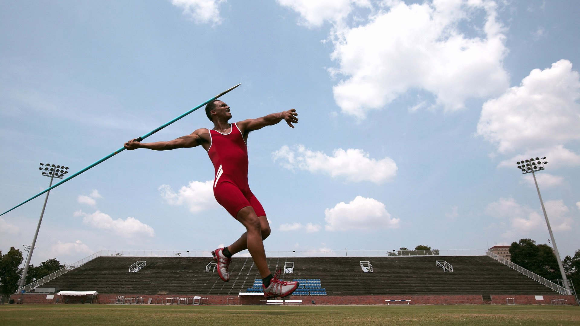 中国足球公益项目走进偏远地区，普及足球运动基础，公益足球培训机构
